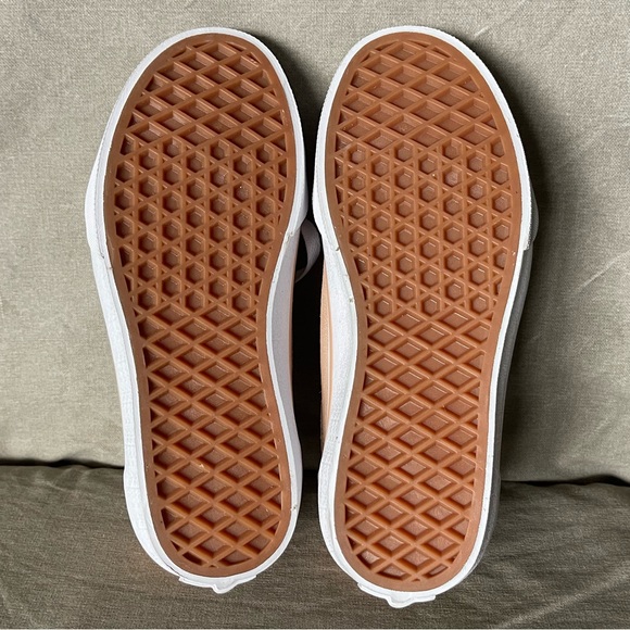 NWOB - Vans Old Skool Rose Gold GORGEOUS - Picture 4 of 12